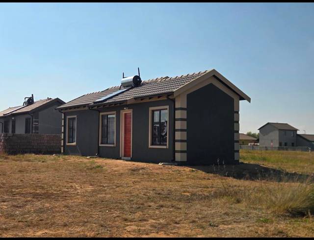 2 BEDROOM HOUSE FOR SALE IN SELCOURT